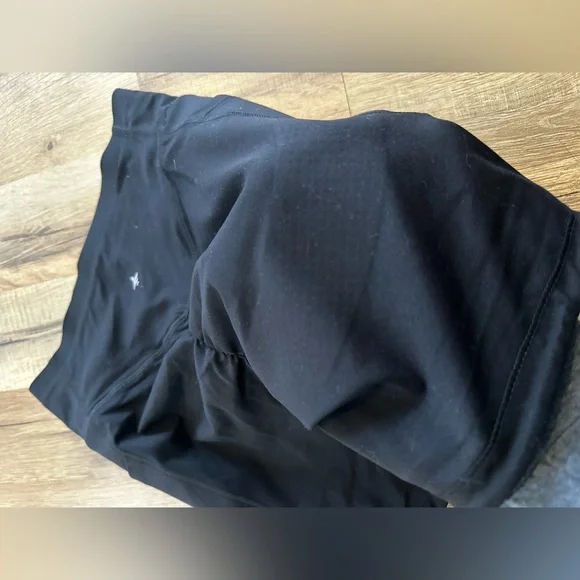 Halara Booty lifting shorts ultrasculpt - Picture 4 of 5